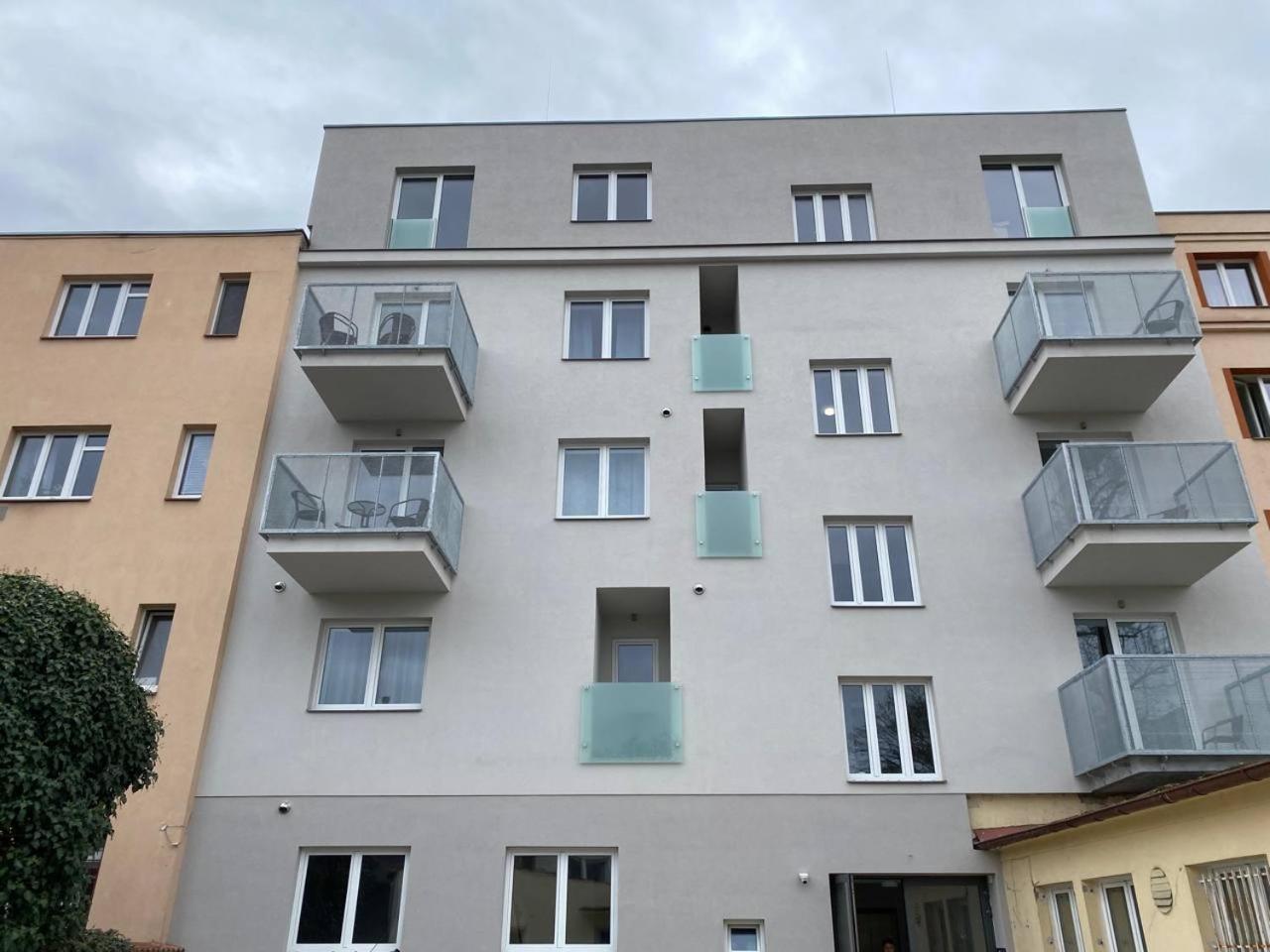 Perla Hradce 101 Daire Hradec Králové Dış mekan fotoğraf