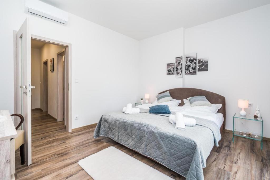 Perla Hradce 101 Daire Hradec Králové Dış mekan fotoğraf